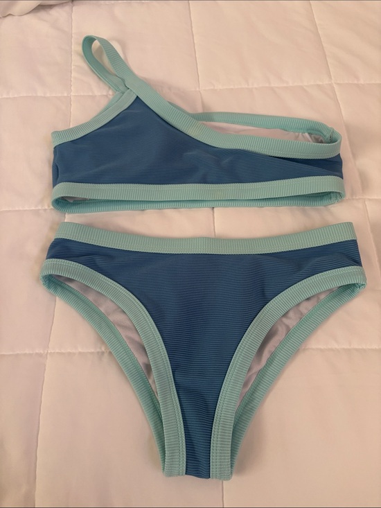 Other - Blue Two-Piece Ribbed Bikini with Mint Trim bra pads extra small